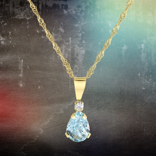 375 Gold Halskette 9 Karat mit einem wunderschönen Blautopas