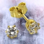 Klassische 333 Gold Ohrstecker mit Zirkonias 3,5mm