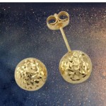 375 Gold Ohrstecker 9 Karat mit einer schön glitzernden Kugel 1,2 cm