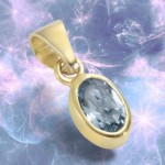 Blautopas Anhänger 1,3 cm länge 333 Gelbgold Fassung