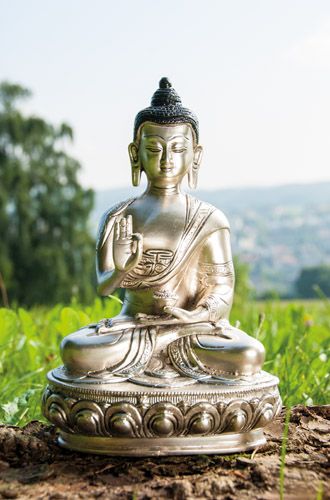 Amoghasiddhi Messingfigur versilbert 25 cm