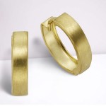 Creolen 333 Gold mit Klappverschluss seidenmatte Oberfläche 13 mm