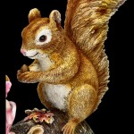 Elfenfigur mit Eichhörnchen aus Polyresin schöne Dekoration