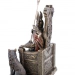 Figur aus Polyresin Odin/Wotan auf seinem Thron mit zwei Wölfen