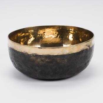 Tibetanische Klangschale Delfin-Ton & Platonisches Jahr Aufkeimende Heiterkeit Einzelstück Kopf Herz und Universal Schale ∅ 21 cm  1000-1100 gr mit  Klöppel